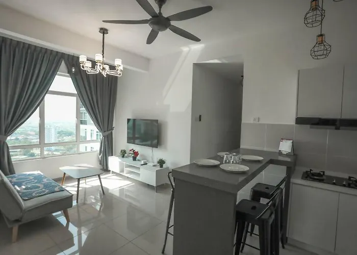 Crystal Luxury House 高级水晶屋 Near Jonker Street