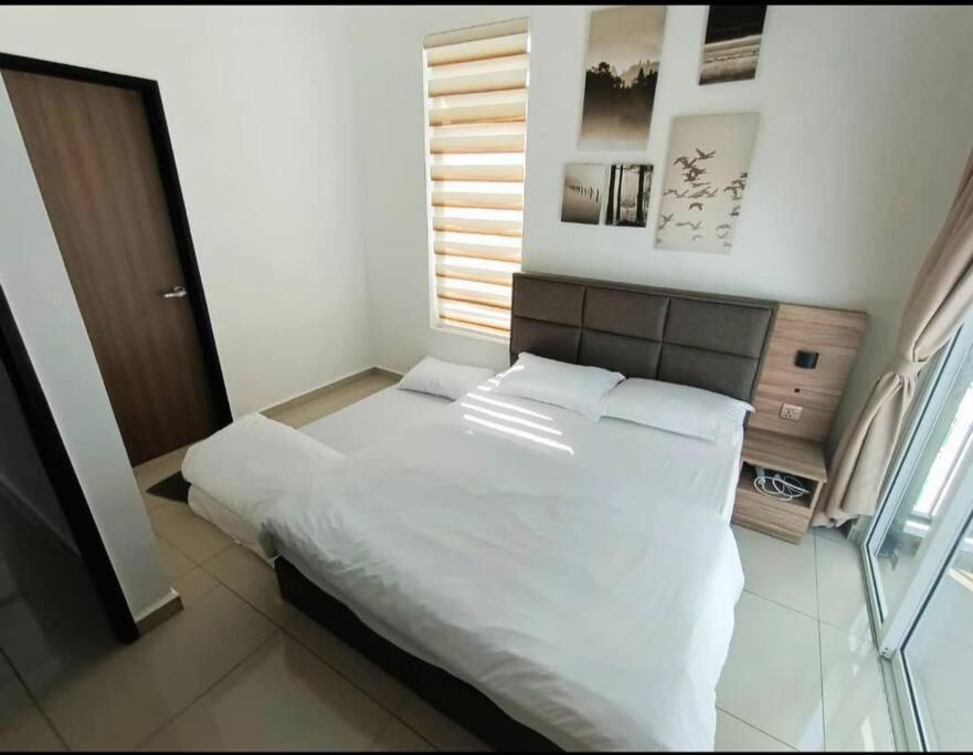 Crystal Luxury House 高级水晶屋 Near Jonker Street Apartment Malacca